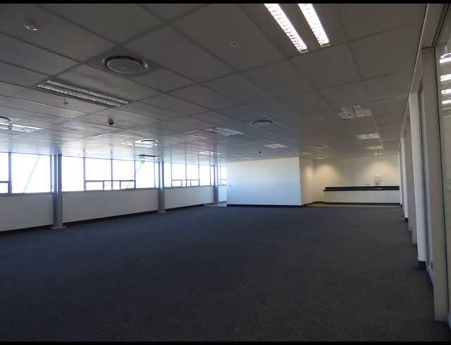 10,847M² WAREHOUSE TO LET IN KRAAIFONTEIN INDUSTRIA